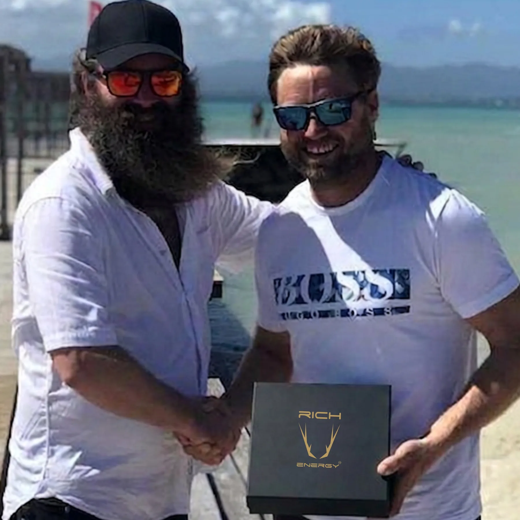 Alex Thomson with Rich Energy presentation case